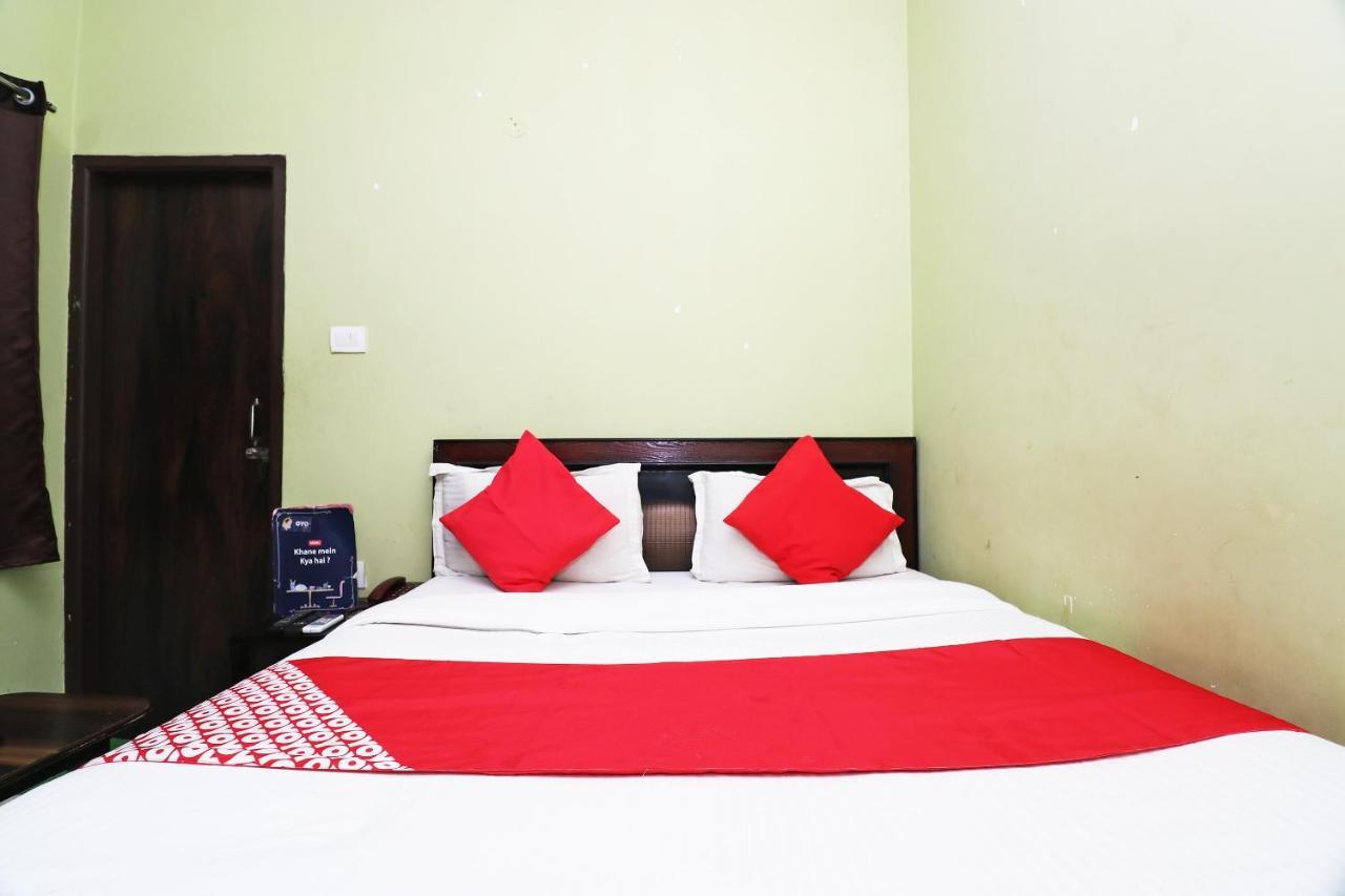 Capital O 11480 Hotel Blue Star 瓦拉纳西 外观 照片