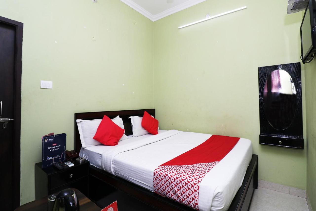 Capital O 11480 Hotel Blue Star 瓦拉纳西 外观 照片