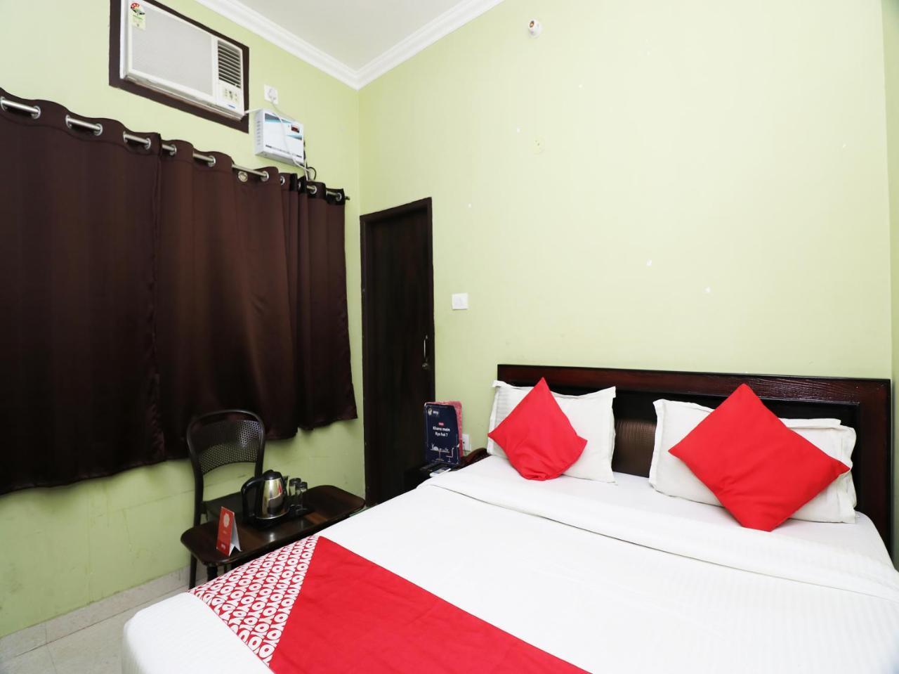 Capital O 11480 Hotel Blue Star 瓦拉纳西 外观 照片