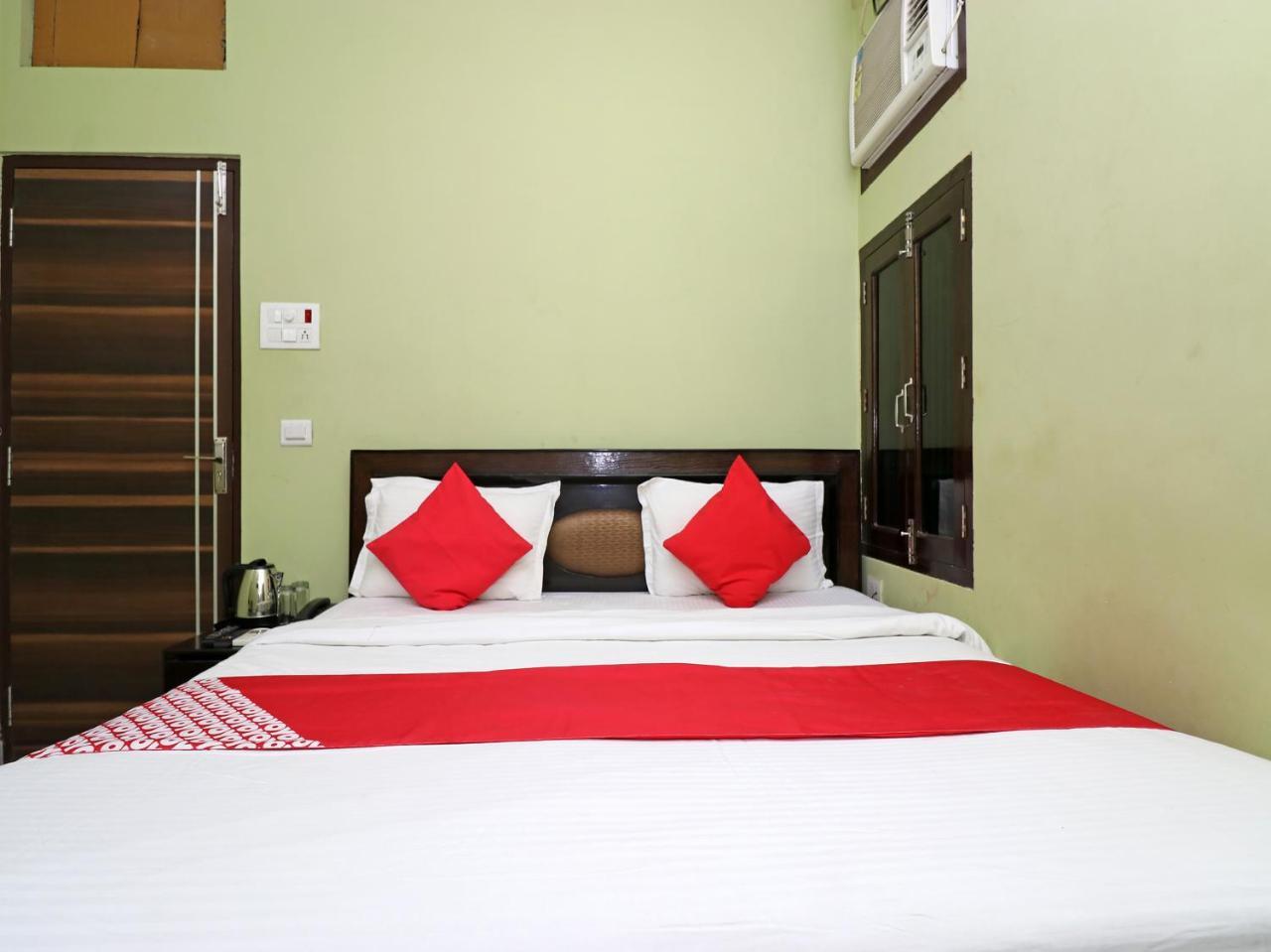 Capital O 11480 Hotel Blue Star 瓦拉纳西 外观 照片